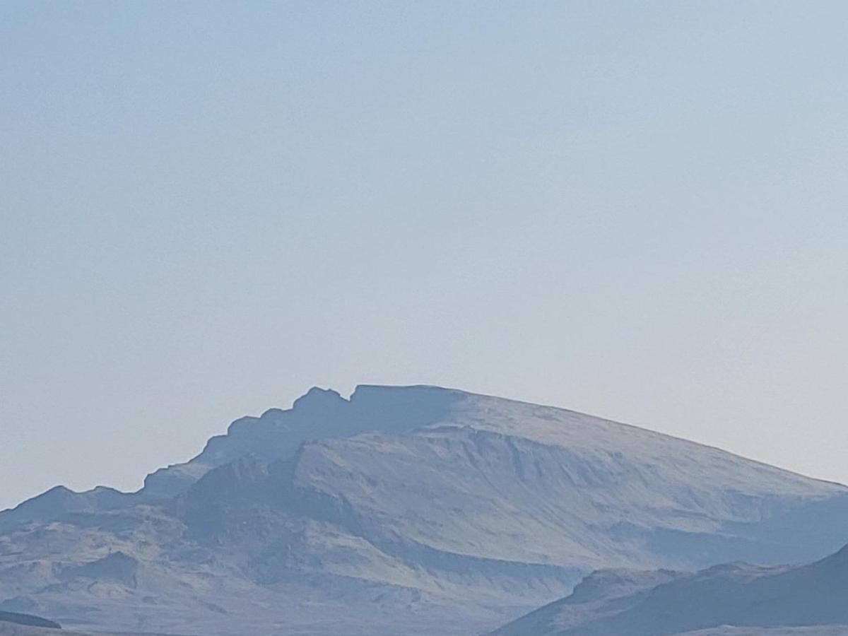 An Cnoc Bed & Breakfast Staffin Bagian luar foto